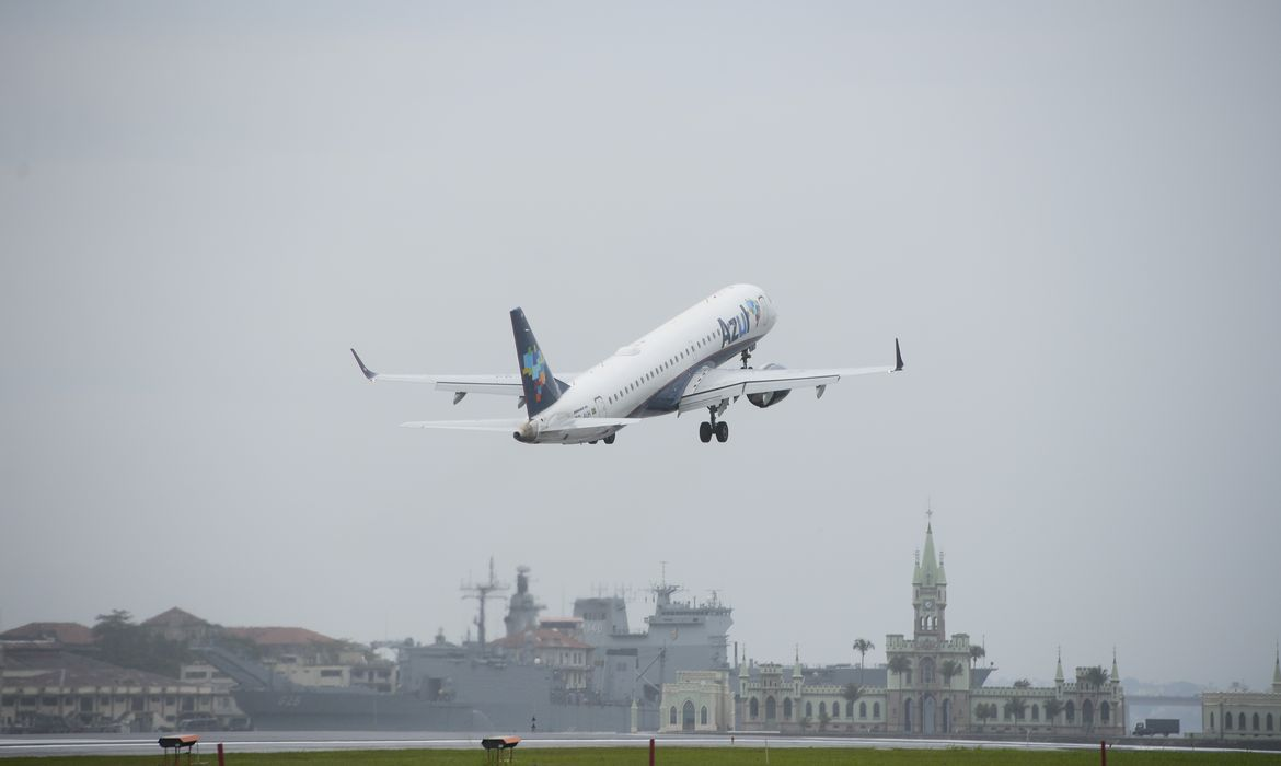 Alta do querosene! Governo estuda solução para conter valor das passagens aéreas