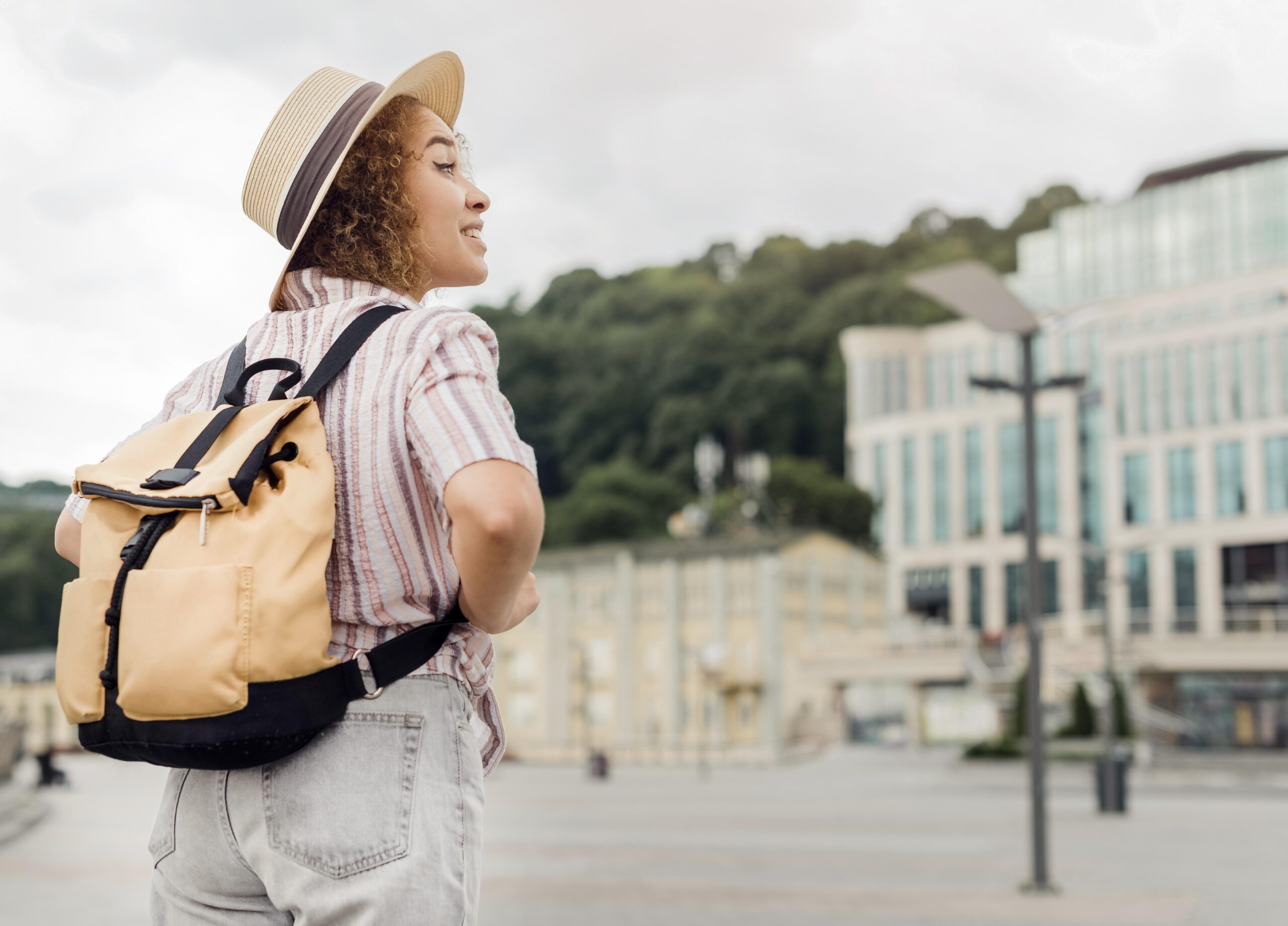 Como economizar no exterior: 5 erros comuns que pesam no bolso